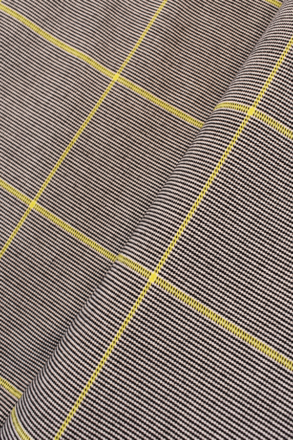 Jacquard houndstooth in polyester blend Jacquard houndstooth in polyester blend