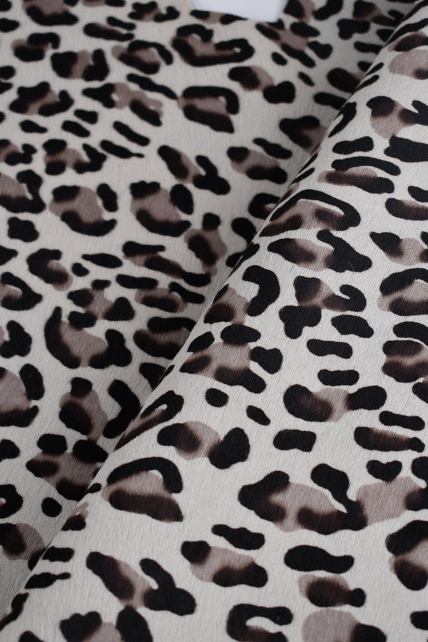 Cavallino en cuero bovino estampado de leopardo gris 1,2 / 1,4 mm Cavallino en cuero bovino estampado de leopardo gris 1,2 / 1,4 mm