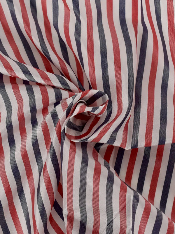 Gestreiftes Futter aus 100 % Cupro Gestreiftes Futter aus 100 % Cupro