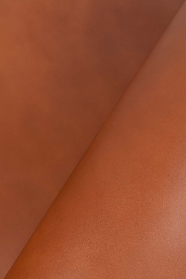 Cuero de vitelo liso y brillante 1,4 mm Cuero de vitelo liso y brillante 1,4 mm