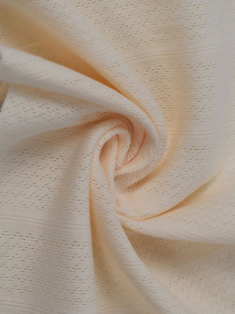 Tessuto a Maglia: Comfort e Elasticità per Capi Versatili
