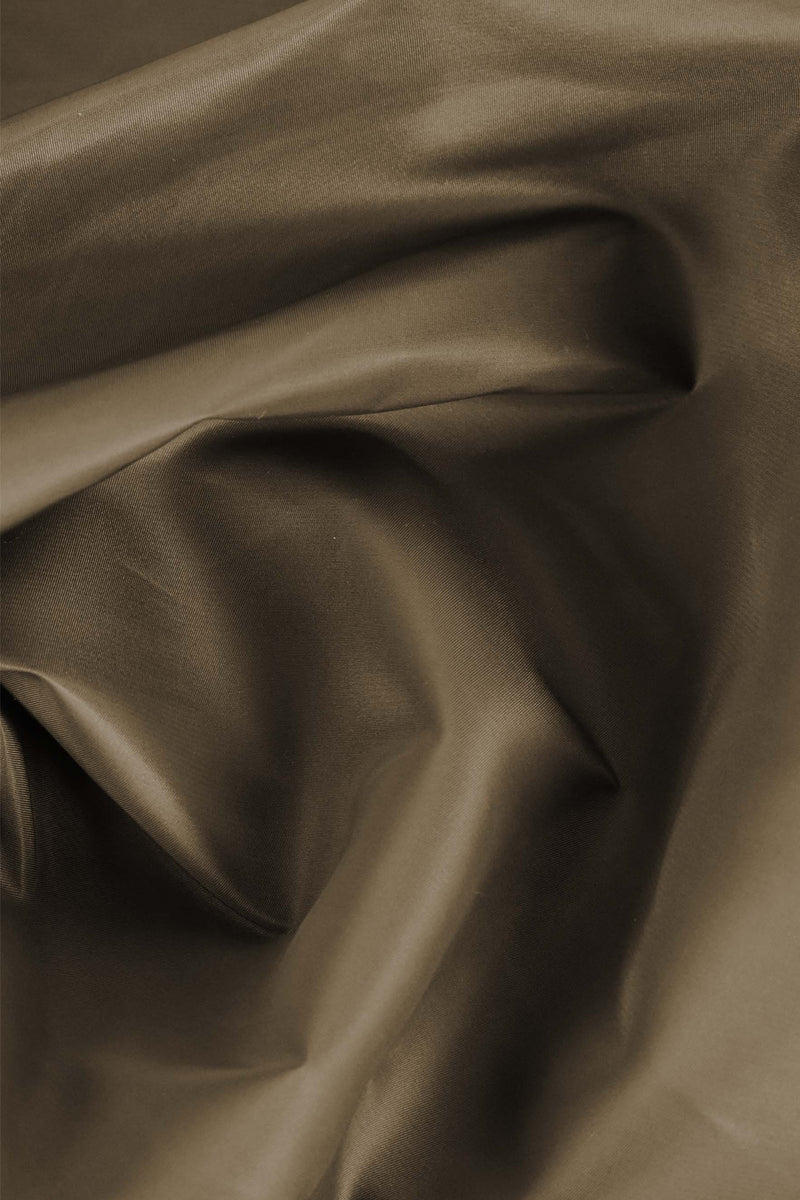 Tessuto Rayon o Tessuto Cotone? Differenze, caratteristiche e come scegliere