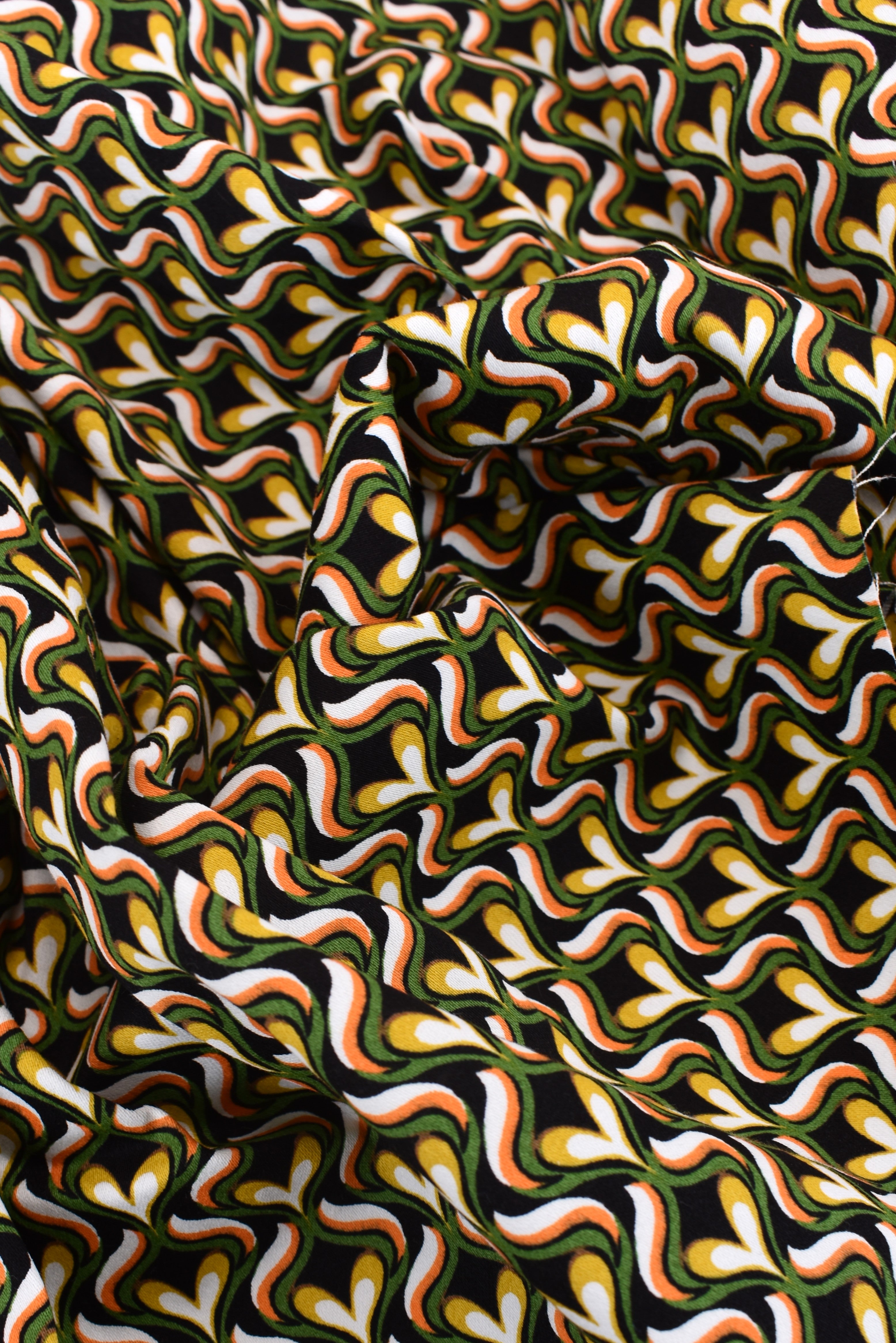 Plain weave fabric stretch in Cotton heart pattern