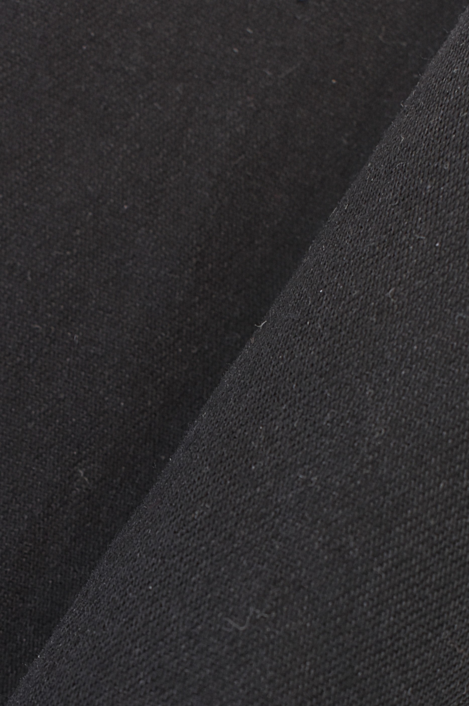 ```html
Gewaschener Denim aus reiner Baumwolle