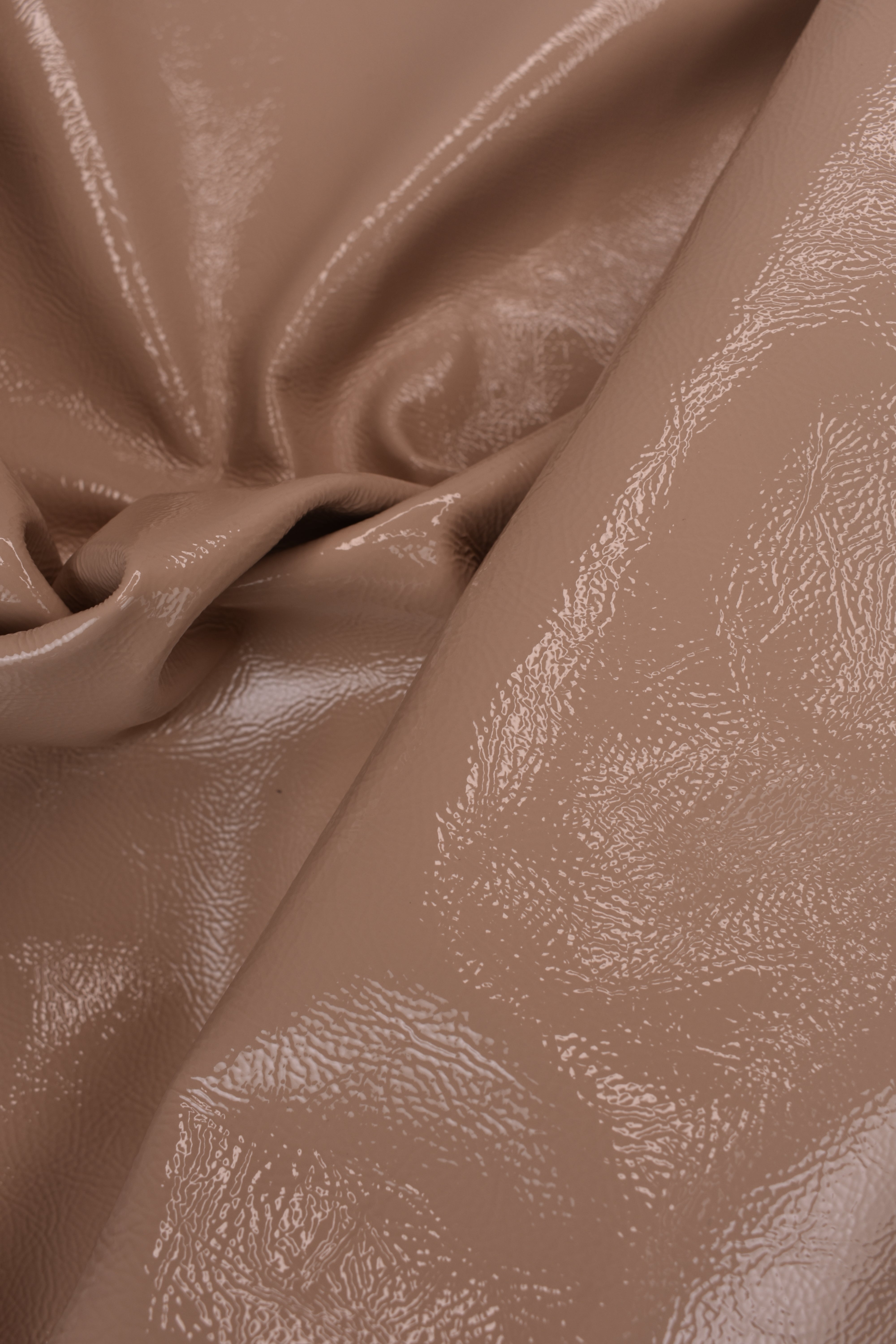 Cuir de demi-veau verni naplak 1mm