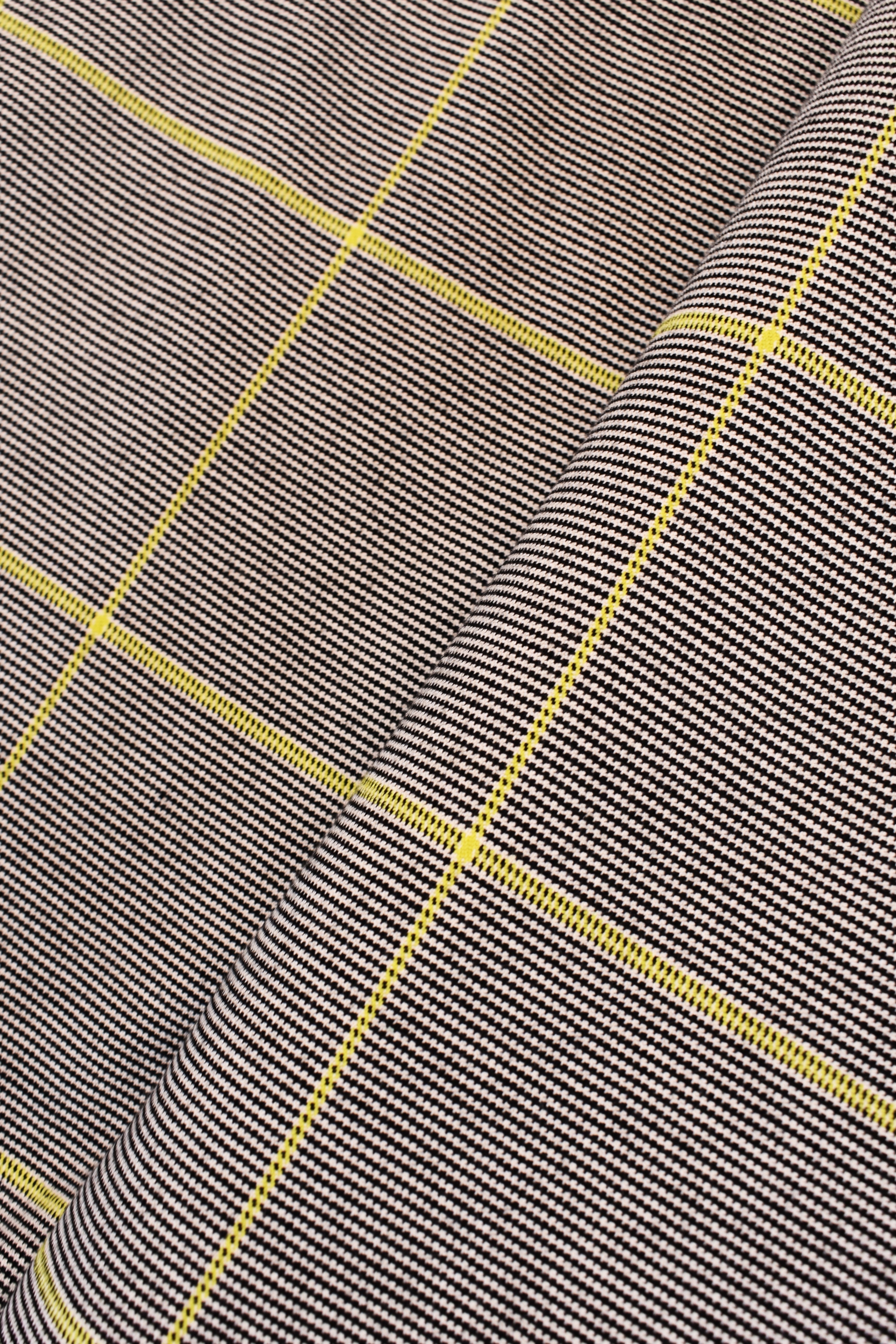 Jacquard houndstooth in polyester blend