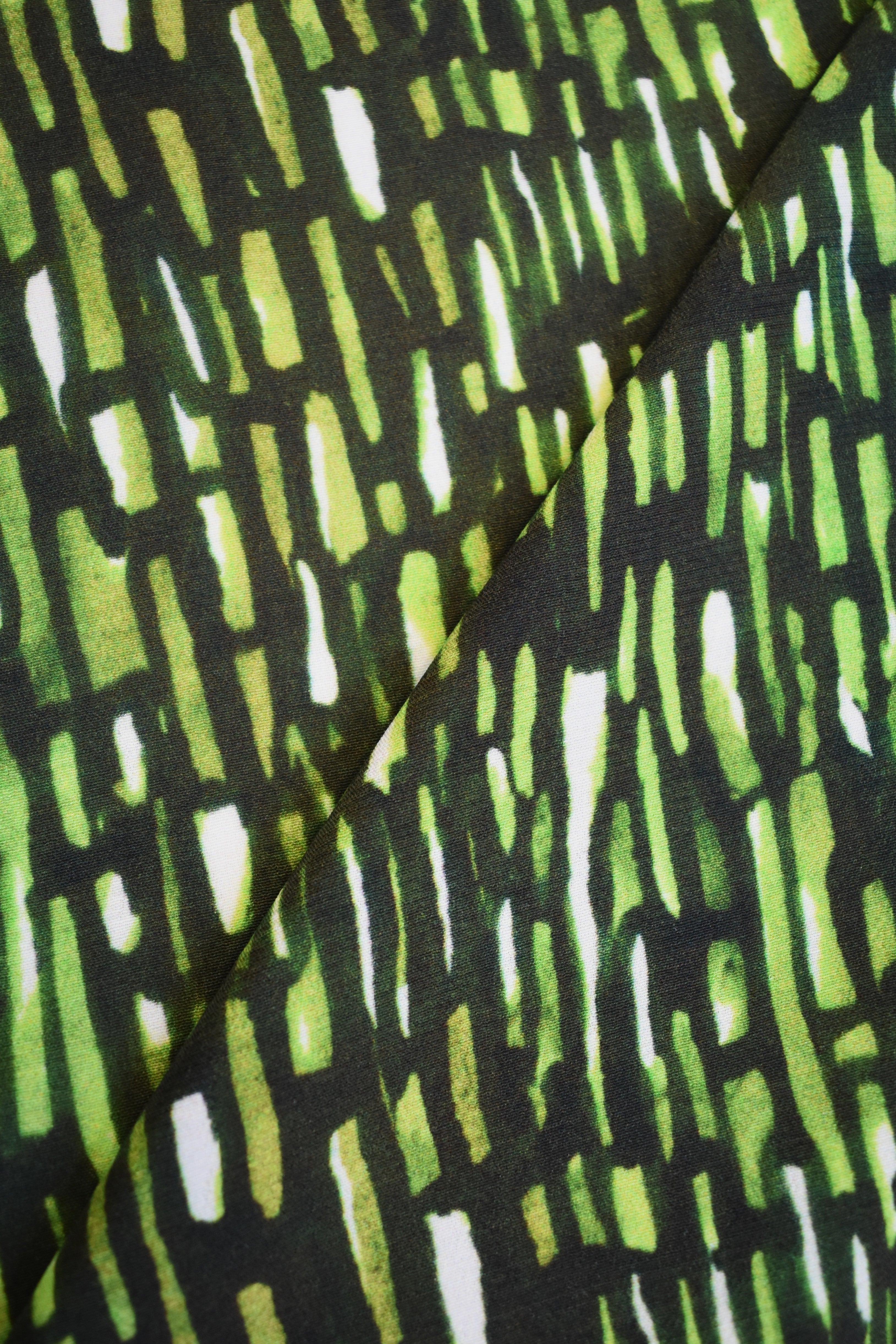 100% Viscose Moroccan Crêpe Geometric print
