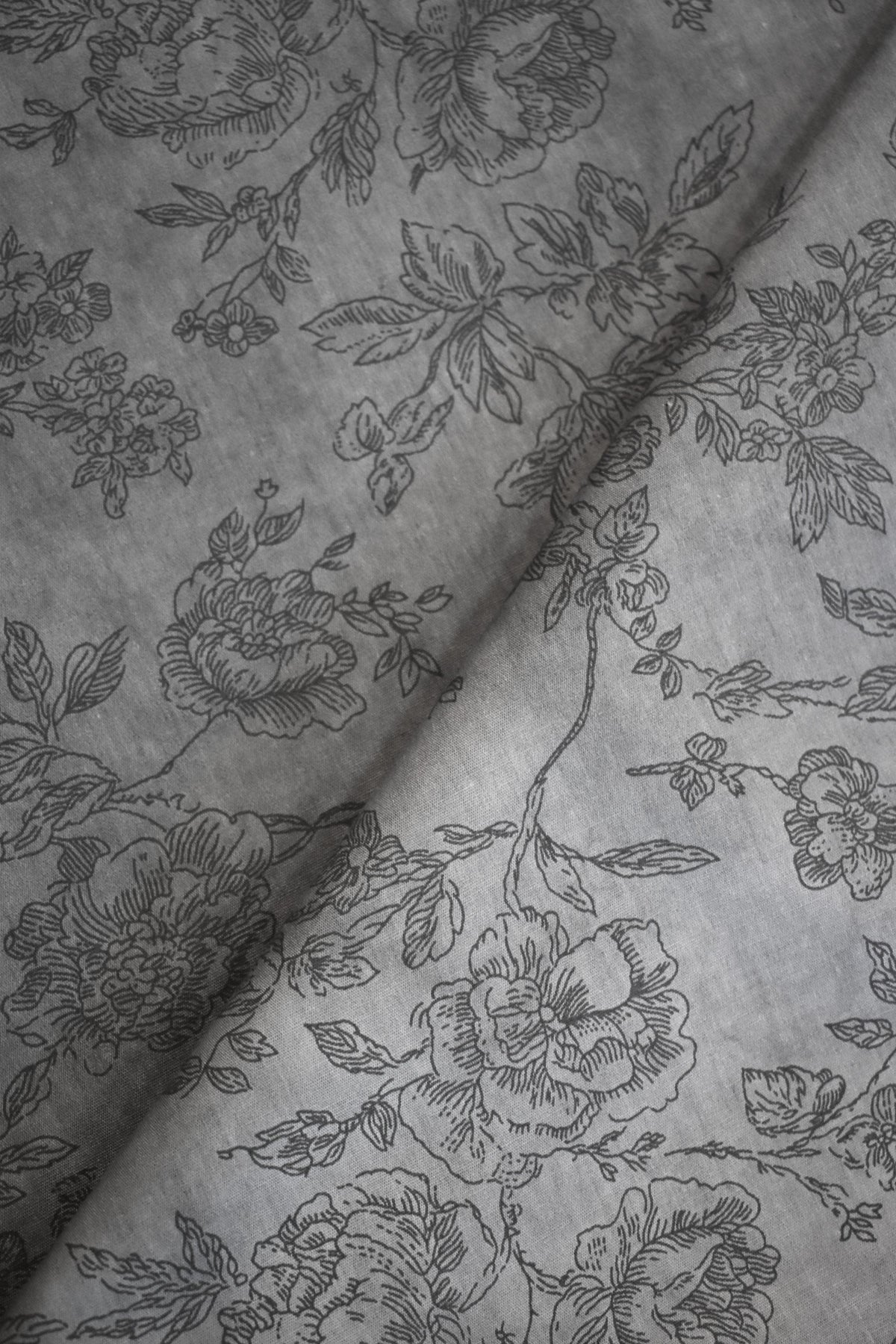 Tela stretch in cotone fantasia floreale