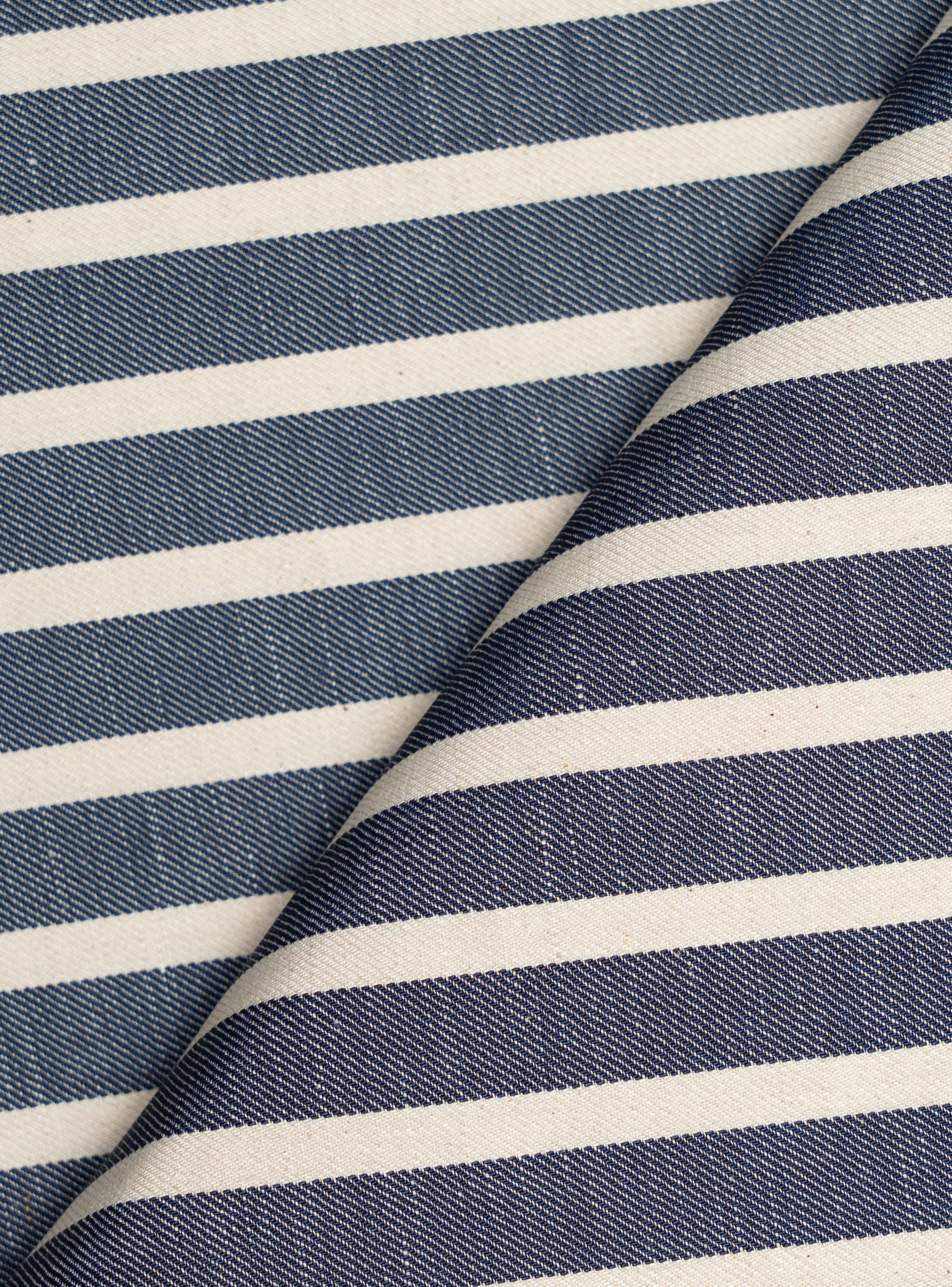 Denim cotton and linen blend with striped pattern - 8.5 oz