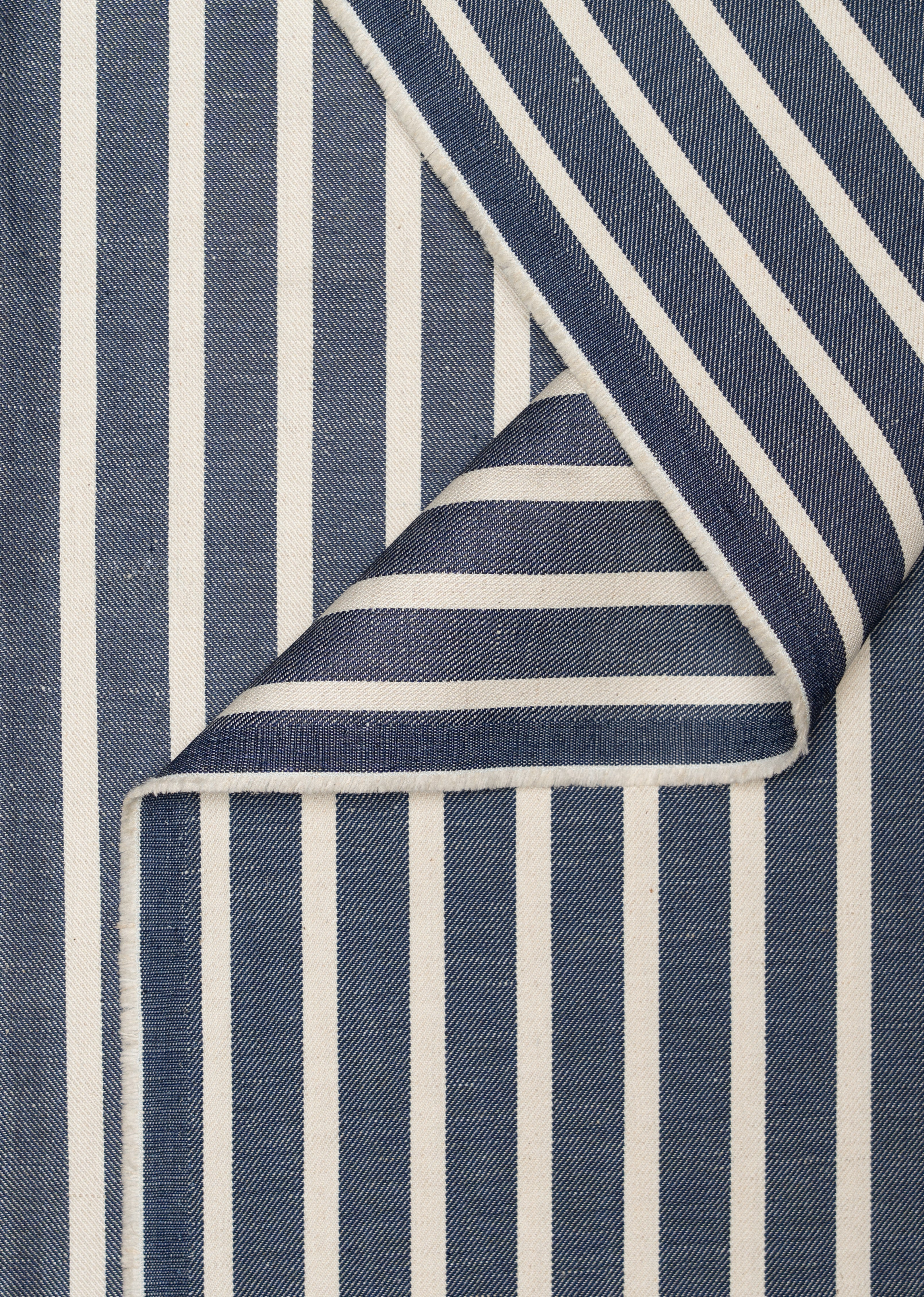 Denim cotton and linen blend with striped pattern - 8.5 oz