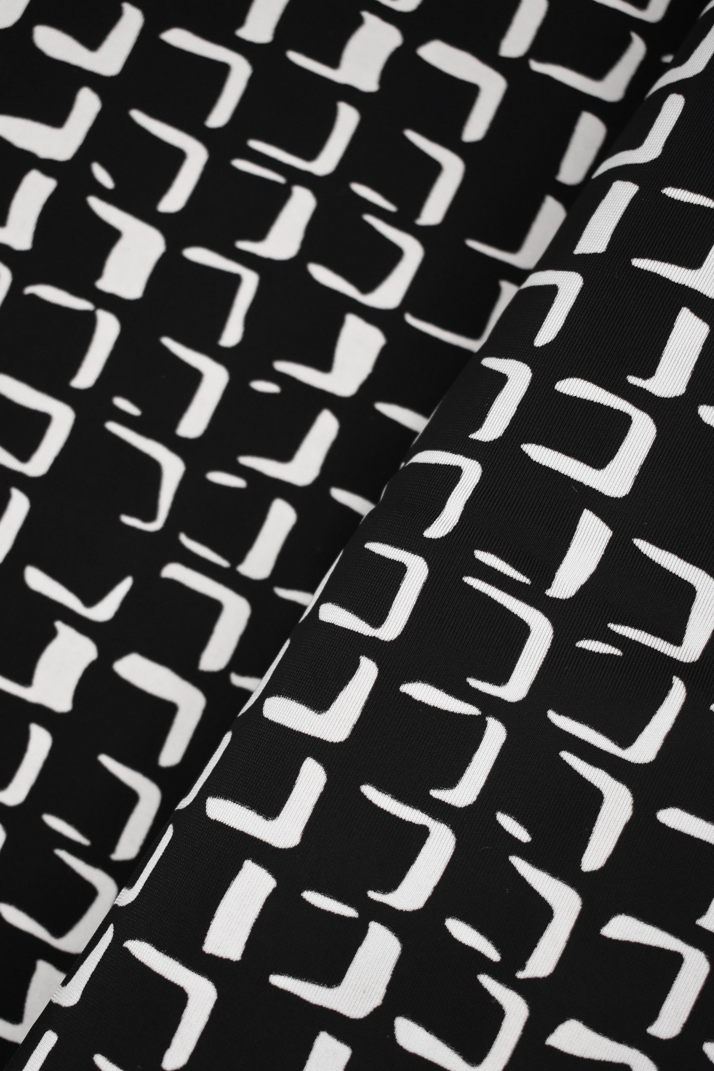 Jersey en viscose imprimé géométrique élastique