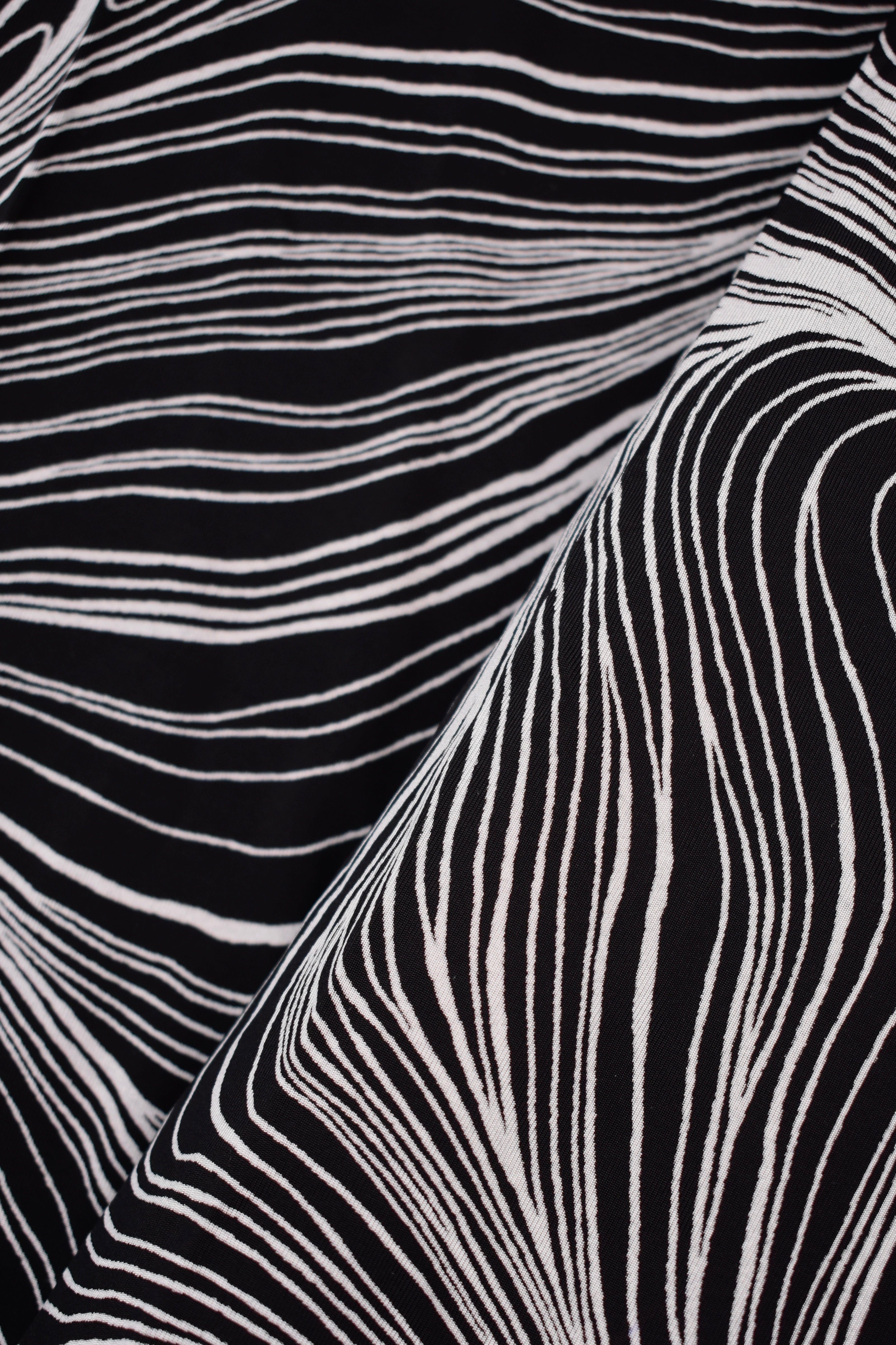 Jersey viscose fabric printed with striped fantasy stretch