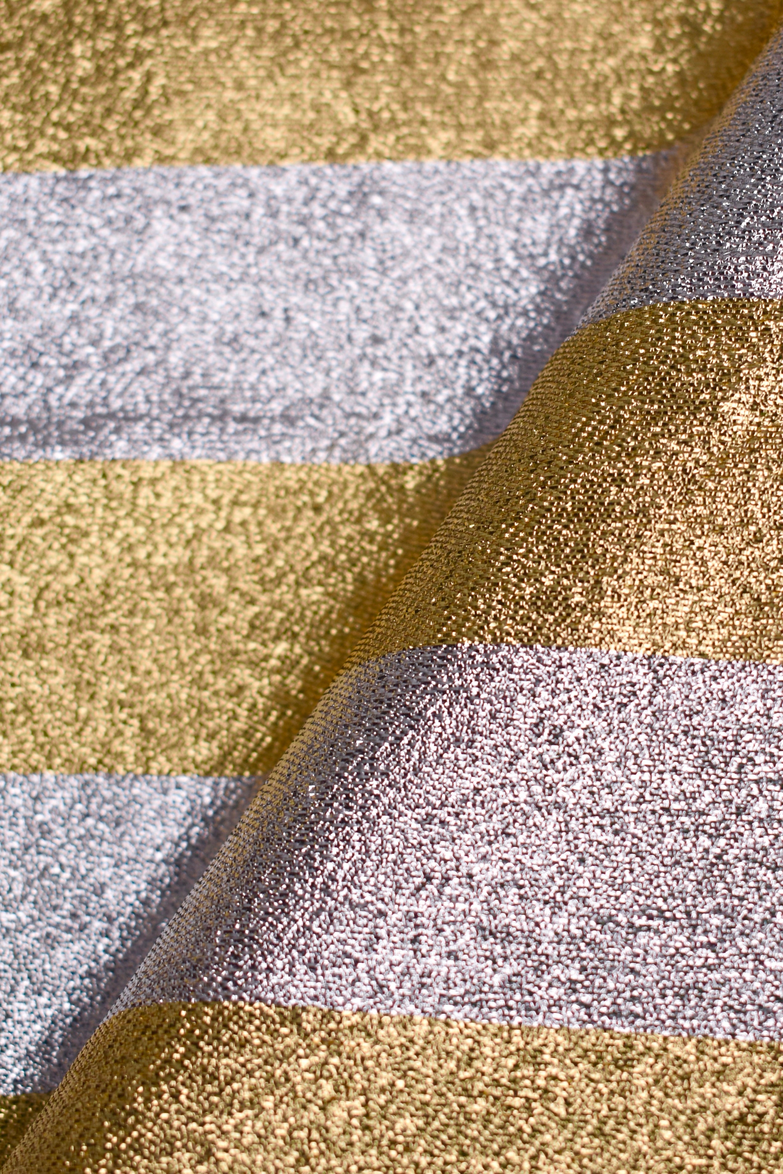 <translated_title>
    Organza gestreift mit Lurex