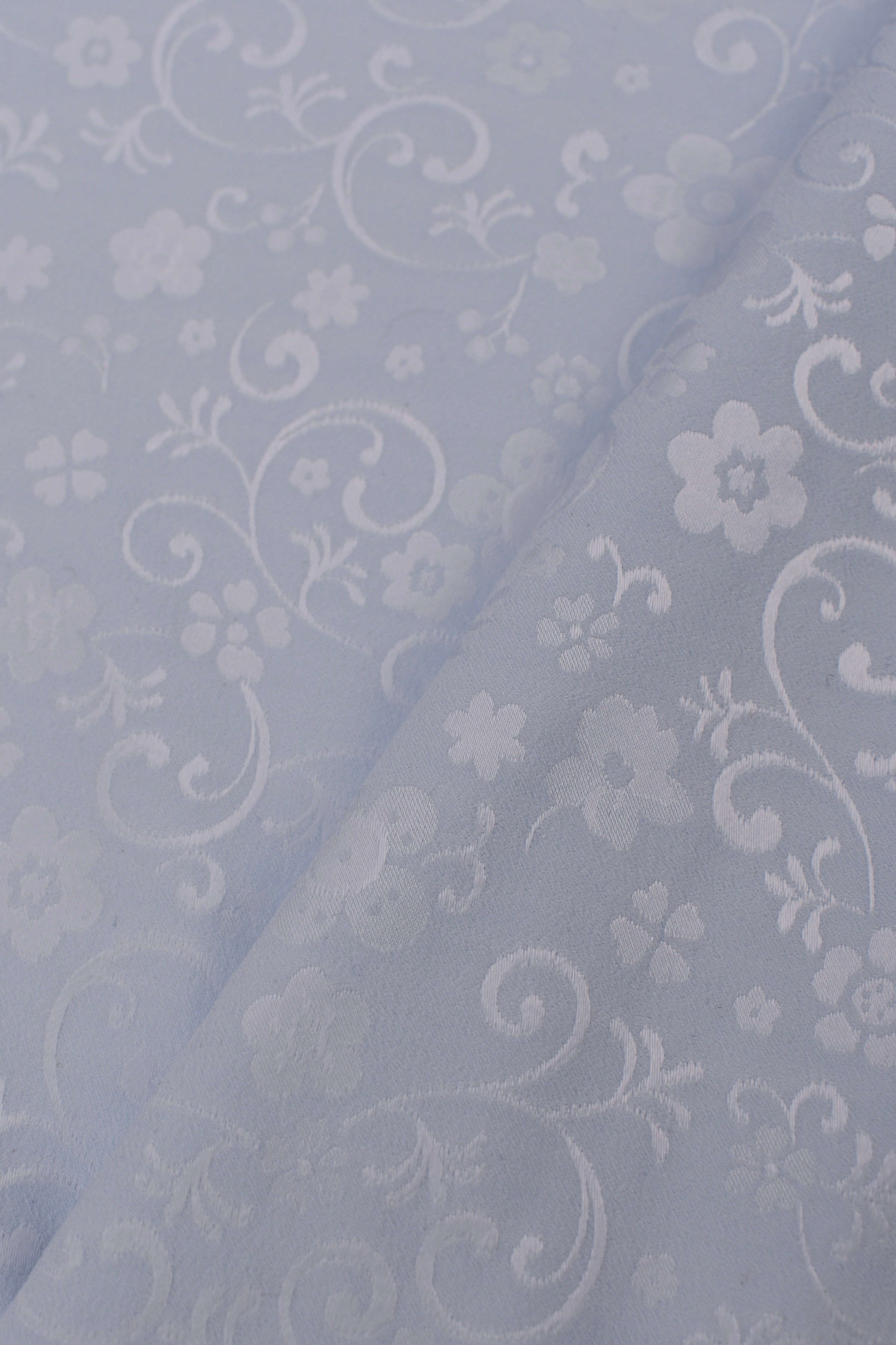 Jacquard stretch shiny floral pattern