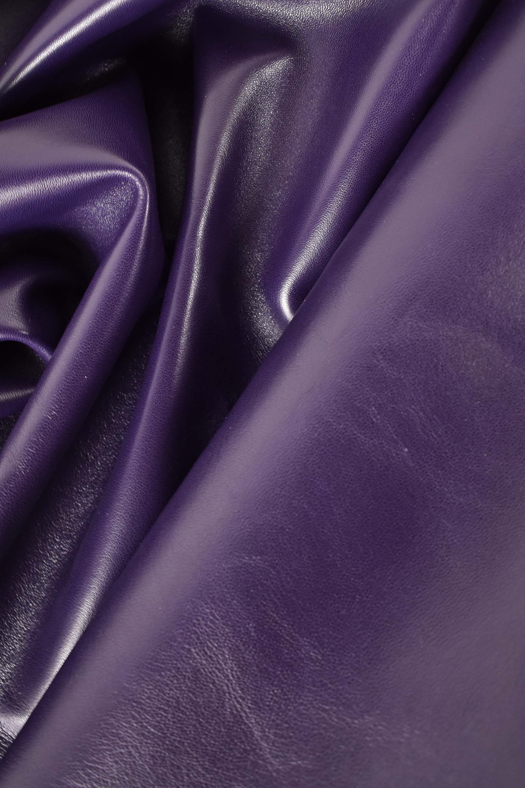 Peau d'agneau violette