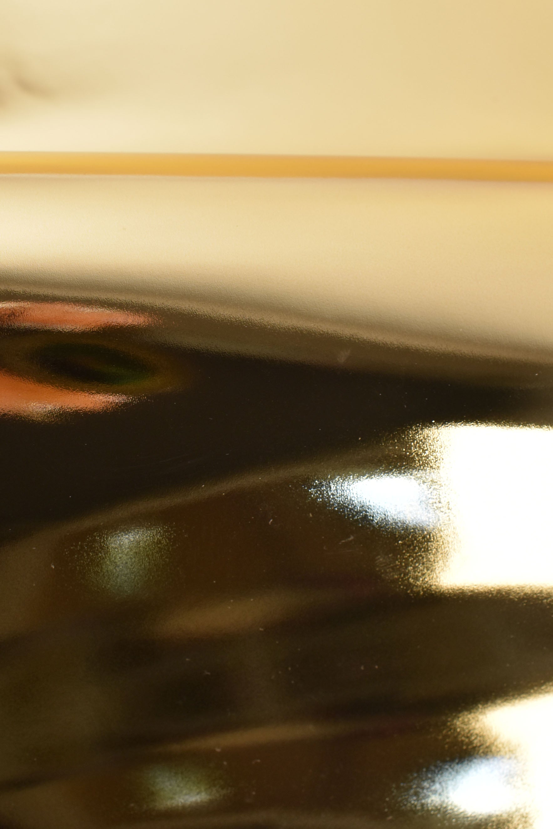 Napa de piel de becerro bañada en oro