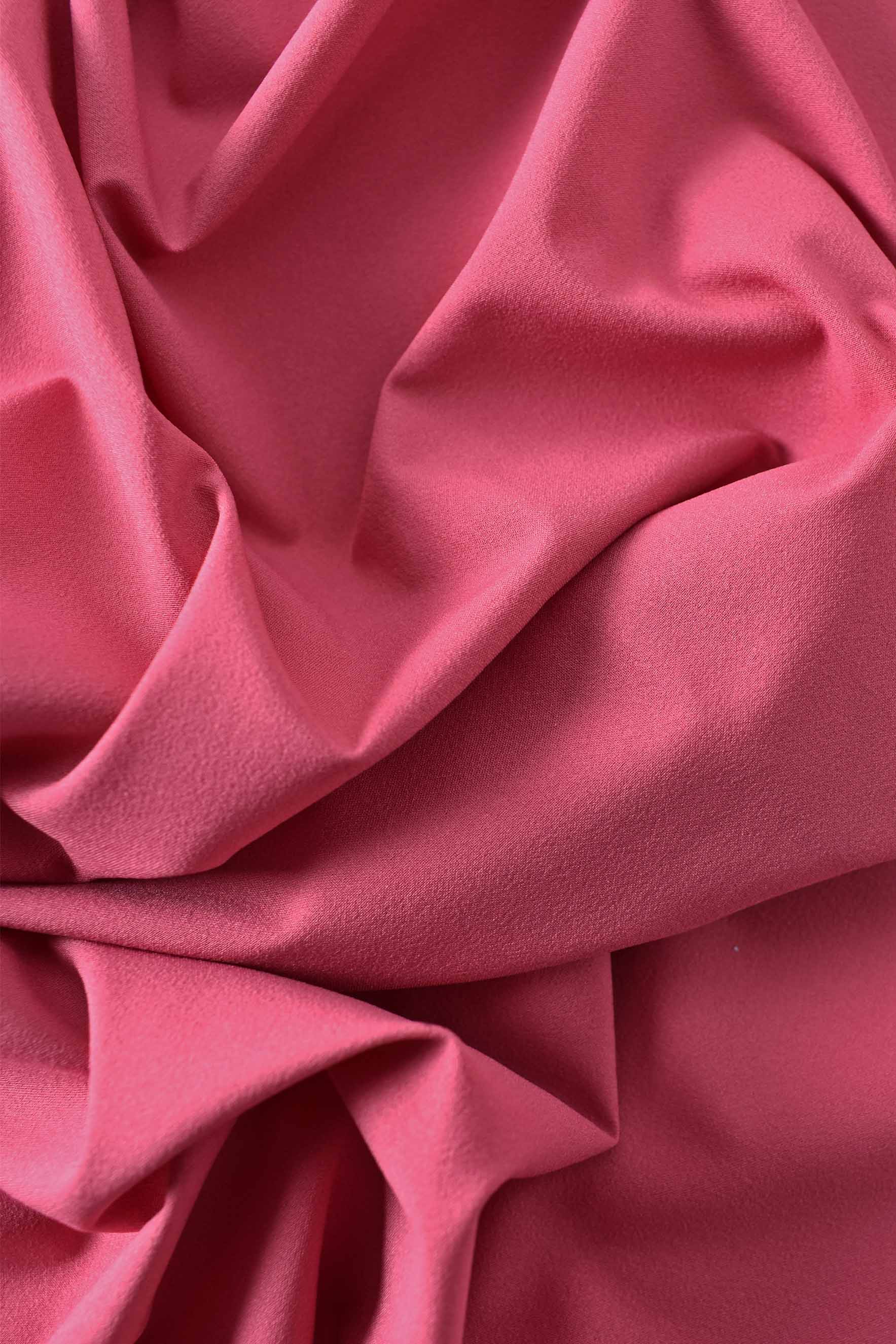 Einfarbiger rosa Satin 2
