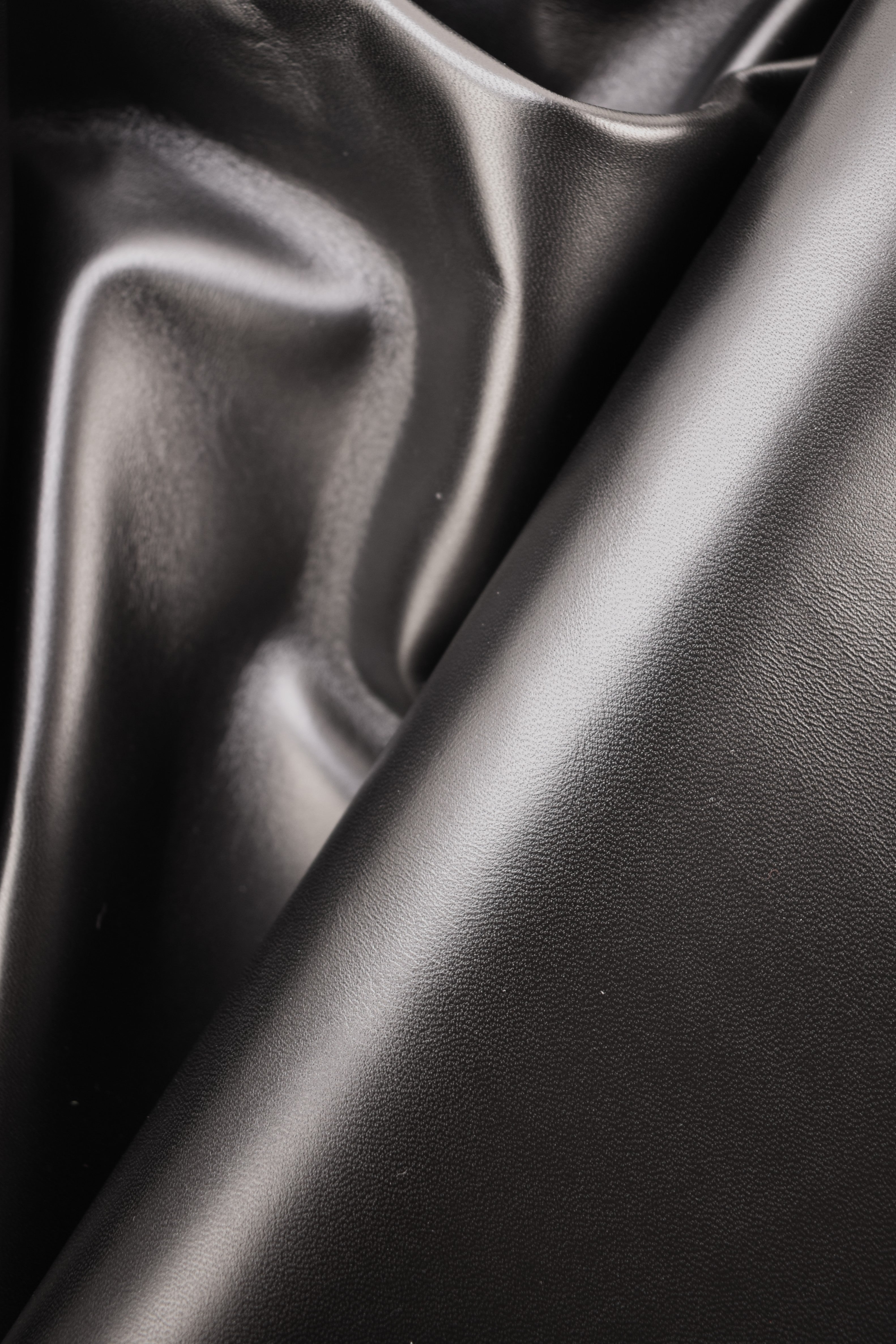 Nappa smooth glossy lamb leather 0.7 mm Nappa smooth glossy lamb leather 0.7 mm