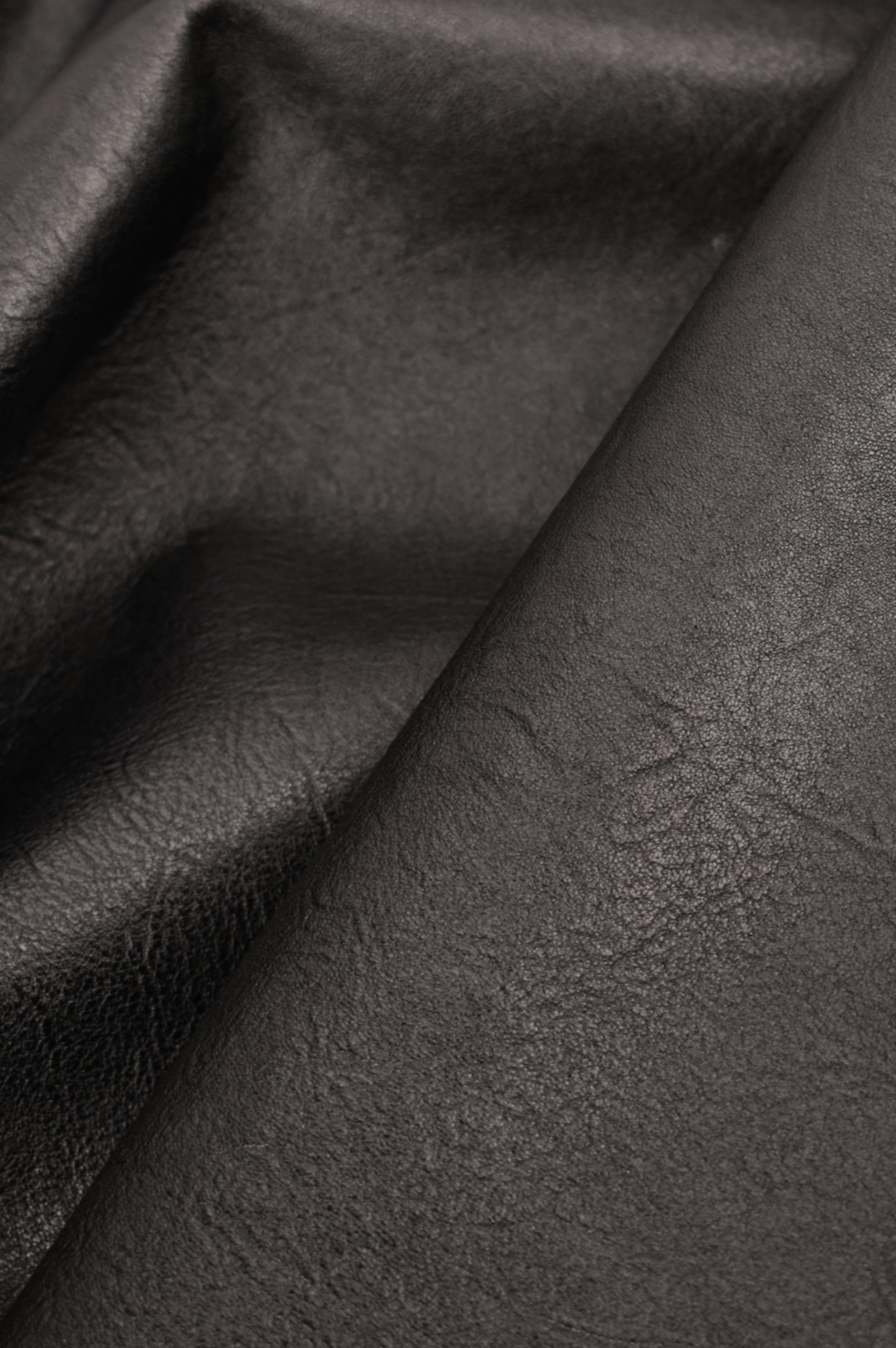 Cuir d'agneau volané 1,4/1,5 mm Cuir d'agneau volané 1,4/1,5 mm