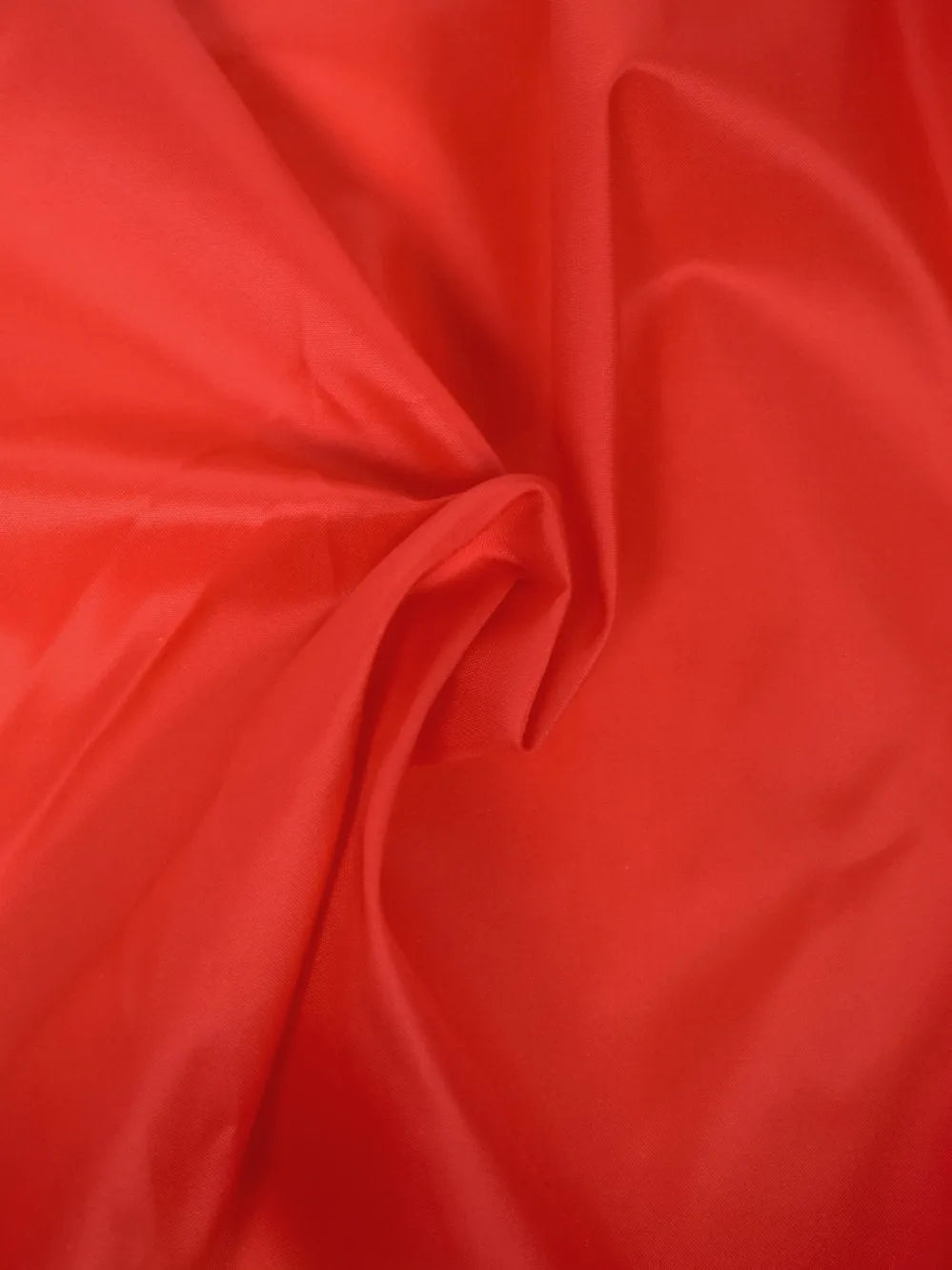 Lining in 100% nylon5